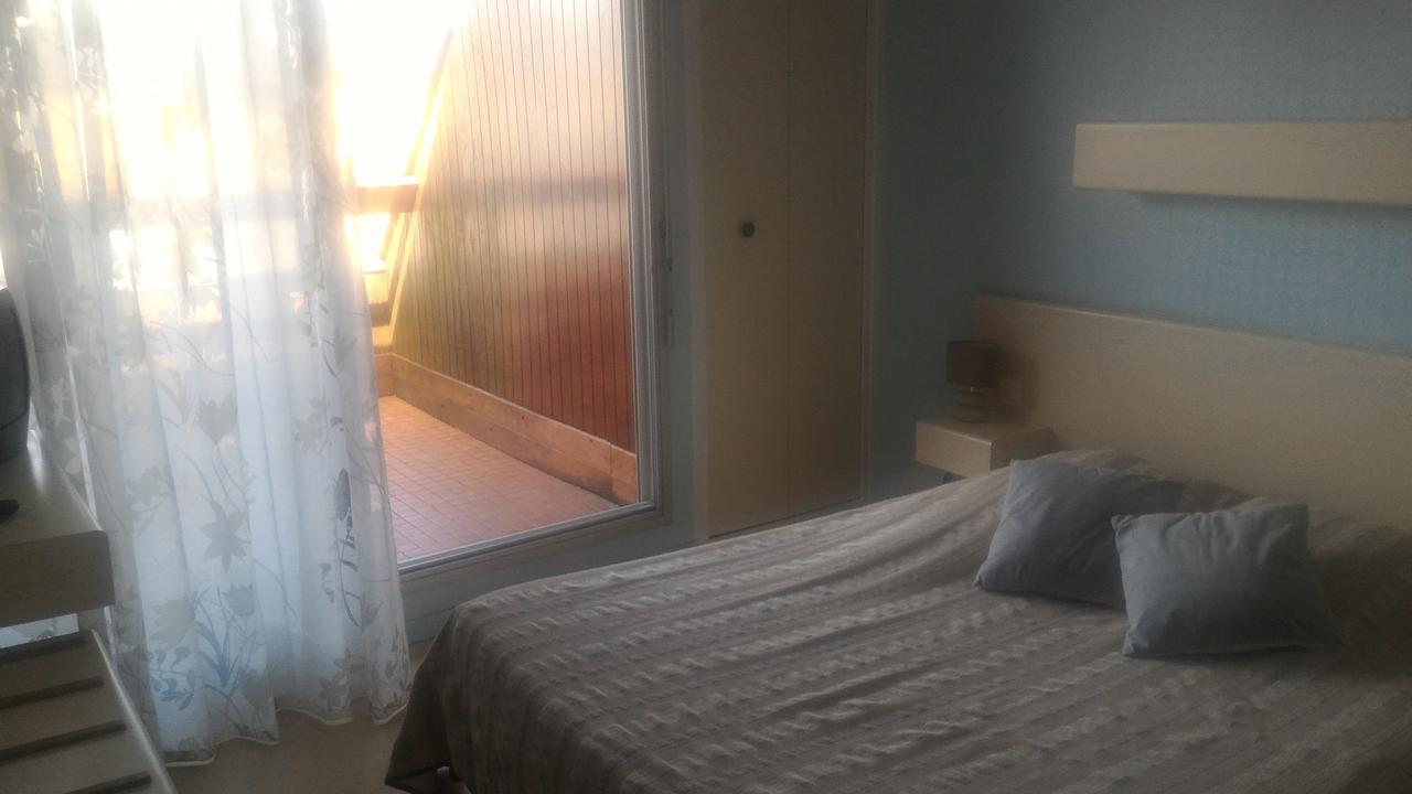 L'Arvor Hotel Guer Buitenkant foto